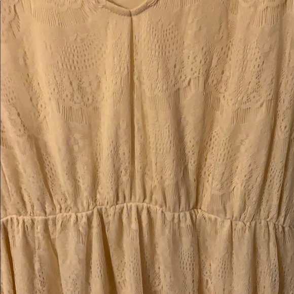 Lace cream colored dress - Picture 3 of 6